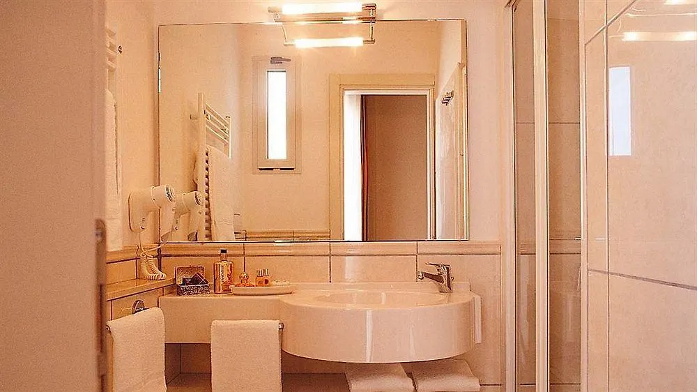 Hotel Hamiltown Cattolica 3*,  Italy